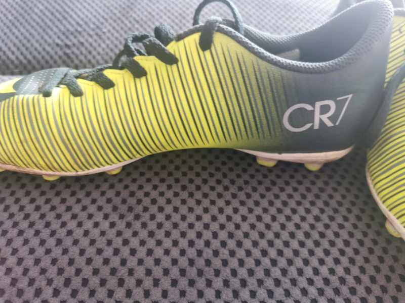 football boots size 5.5